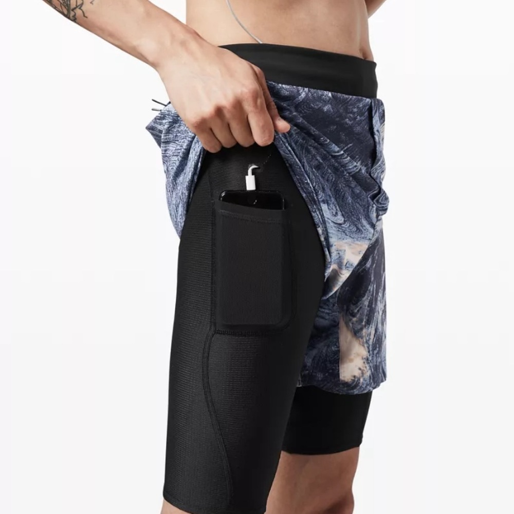 Lululemon Diffract Run Short Lava Print Blue Deni… - image 1